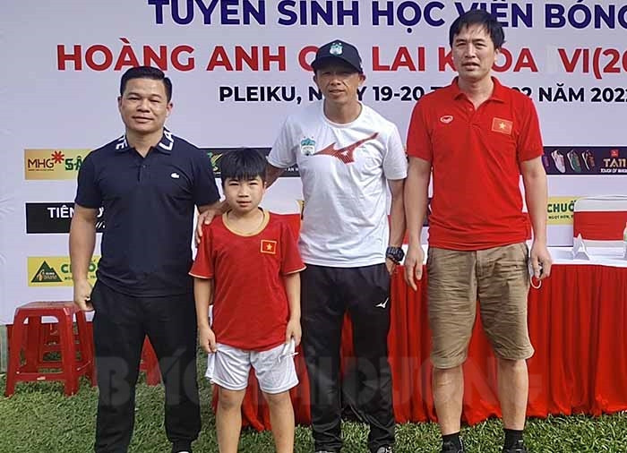 Một cầu thủ của Trung tâm Đào tạo bóng đá trẻ Tiến Linh - CGF được thương gia đỡ đầu